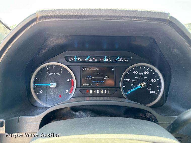 image for item EJ8813 2019 Ford F350 Super Duty Crew Cab pickup truck