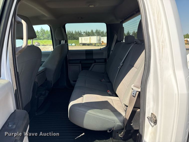 image for item EJ8813 2019 Ford F350 Super Duty Crew Cab pickup truck