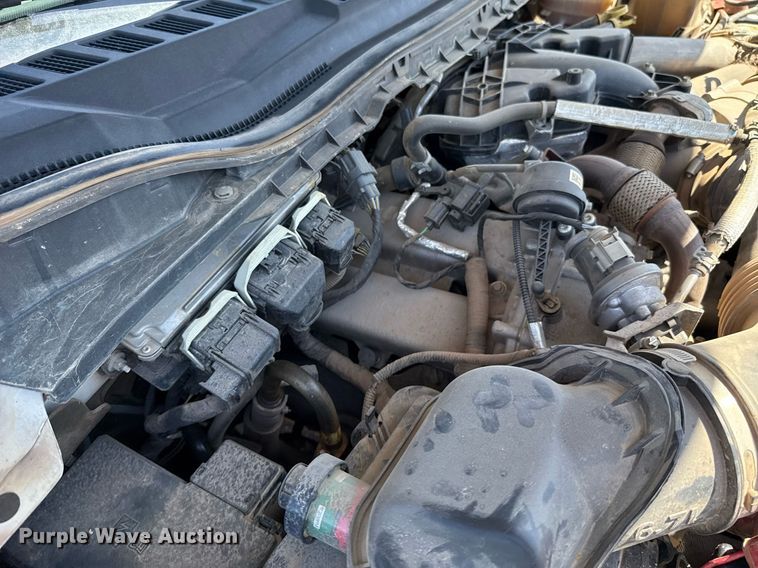 image for item EJ8813 2019 Ford F350 Super Duty Crew Cab pickup truck