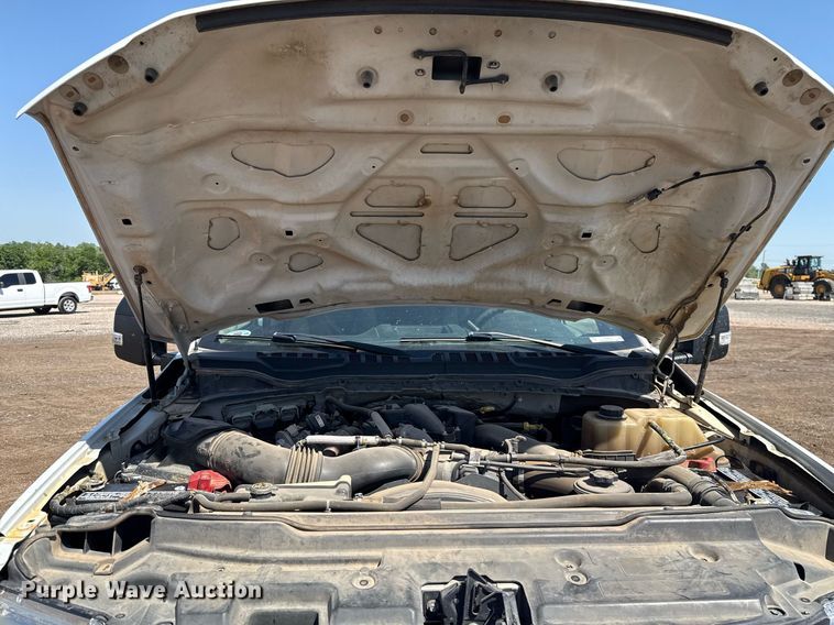 image for item EJ8813 2019 Ford F350 Super Duty Crew Cab pickup truck