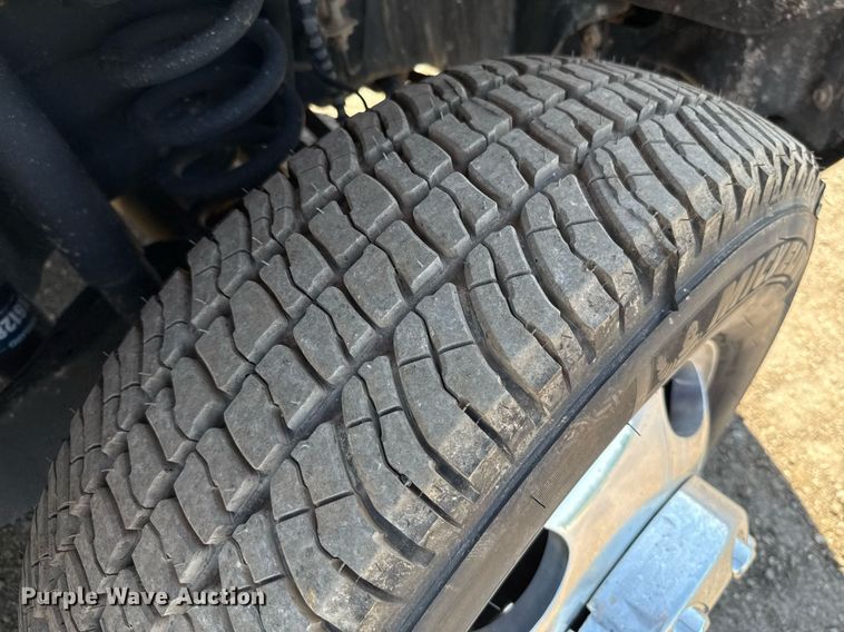 image for item EJ8813 2019 Ford F350 Super Duty Crew Cab pickup truck