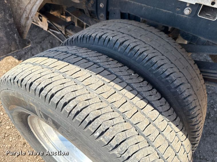 image for item EJ8813 2019 Ford F350 Super Duty Crew Cab pickup truck