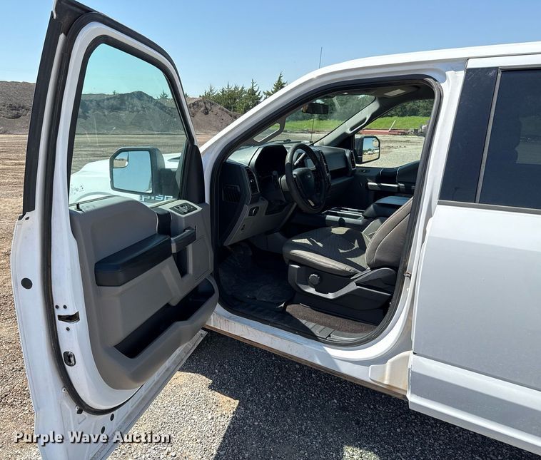 image for item EJ8814 2020 Ford F150 XLT SuperCrew pickup truck