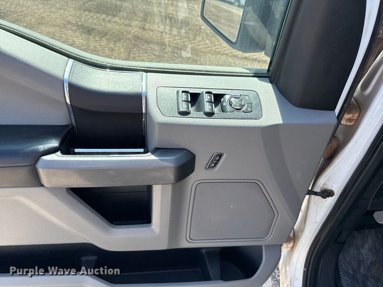 image for item EJ8814 2020 Ford F150 XLT SuperCrew pickup truck