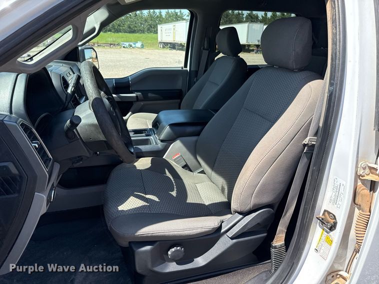 image for item EJ8814 2020 Ford F150 XLT SuperCrew pickup truck