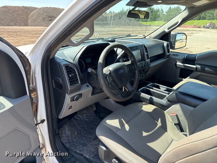 image for item EJ8814 2020 Ford F150 XLT SuperCrew pickup truck