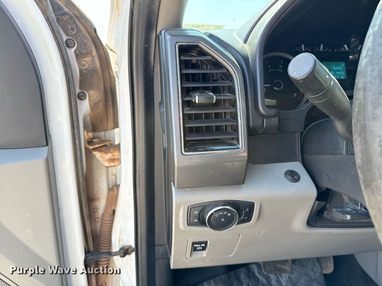 image for item EJ8814 2020 Ford F150 XLT SuperCrew pickup truck