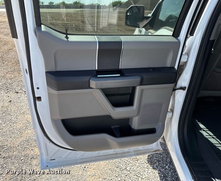 image for item EJ8814 2020 Ford F150 XLT SuperCrew pickup truck