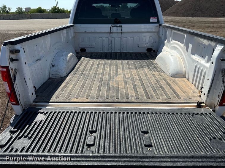 image for item EJ8815 2018 Ford F150 XL SuperCab pickup truck