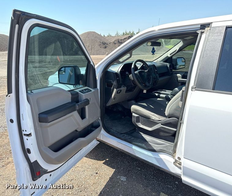 image for item EJ8815 2018 Ford F150 XL SuperCab pickup truck