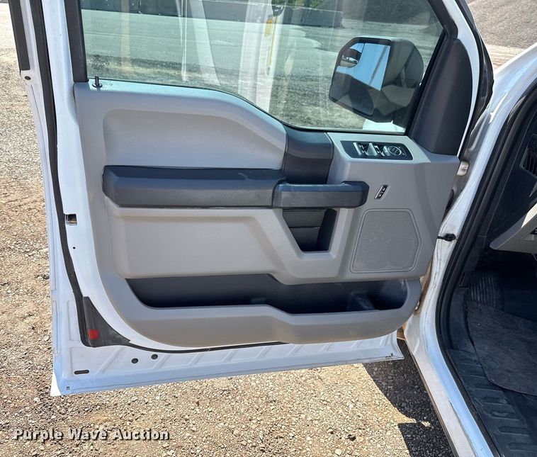 image for item EJ8815 2018 Ford F150 XL SuperCab pickup truck