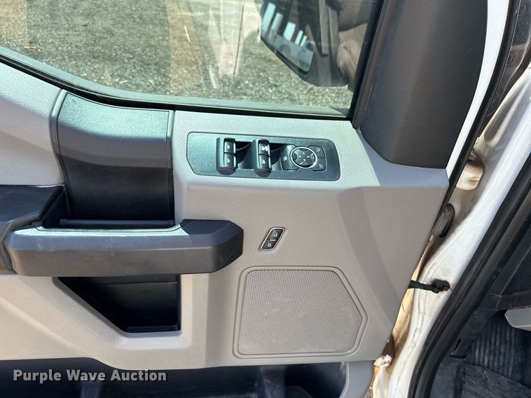 image for item EJ8815 2018 Ford F150 XL SuperCab pickup truck