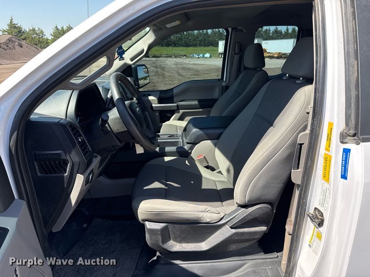 image for item EJ8815 2018 Ford F150 XL SuperCab pickup truck