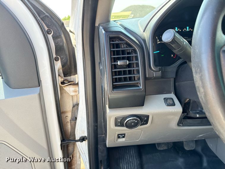 image for item EJ8815 2018 Ford F150 XL SuperCab pickup truck