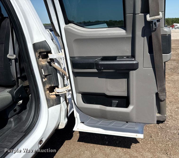 image for item EJ8815 2018 Ford F150 XL SuperCab pickup truck