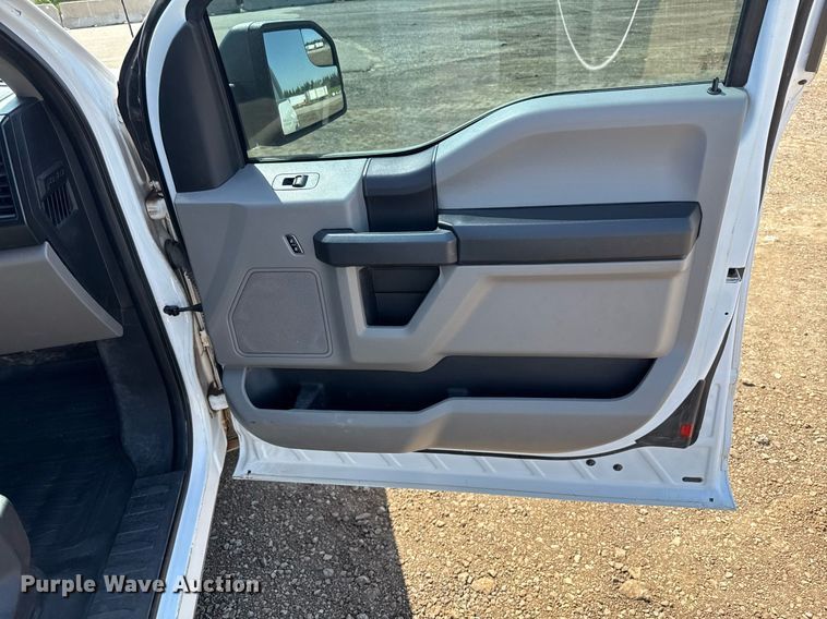 image for item EJ8815 2018 Ford F150 XL SuperCab pickup truck