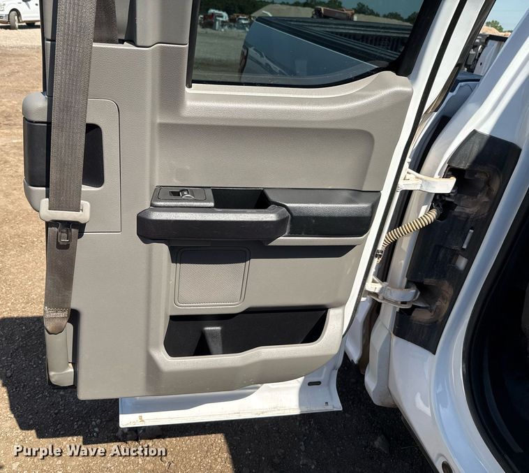 image for item EJ8815 2018 Ford F150 XL SuperCab pickup truck