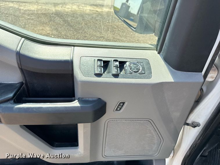 image for item EJ8816 2020 Ford F150 XL SuperCab pickup truck