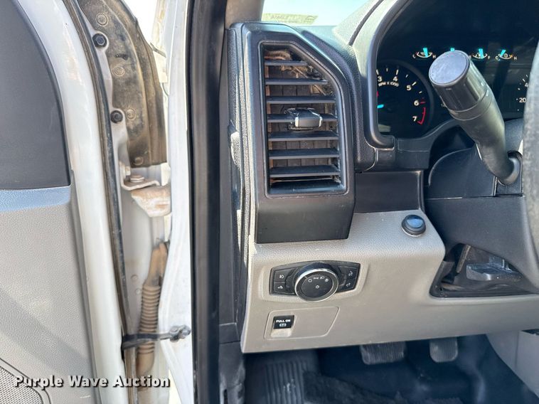 image for item EJ8816 2020 Ford F150 XL SuperCab pickup truck