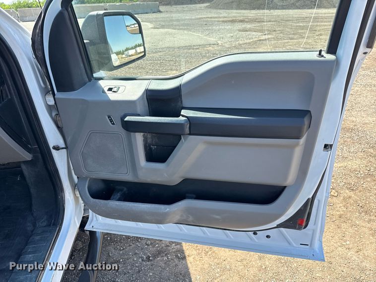 image for item EJ8816 2020 Ford F150 XL SuperCab pickup truck