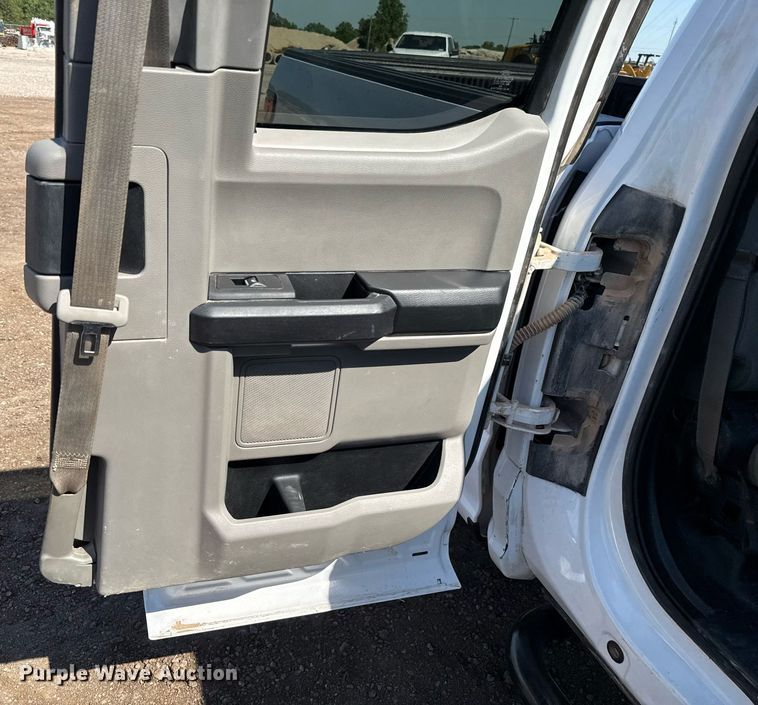 image for item EJ8816 2020 Ford F150 XL SuperCab pickup truck