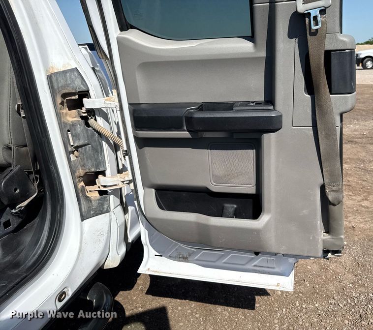 image for item EJ8816 2020 Ford F150 XL SuperCab pickup truck