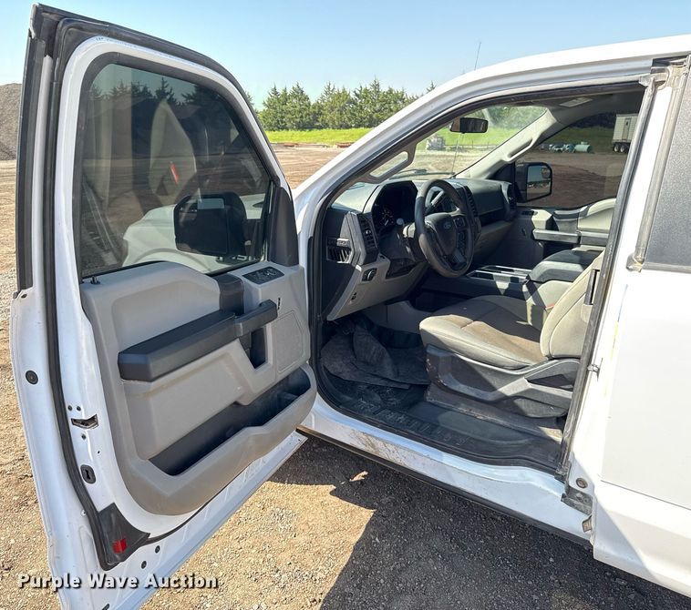 image for item EJ8817 2018 Ford F150 SuperCab pickup truck