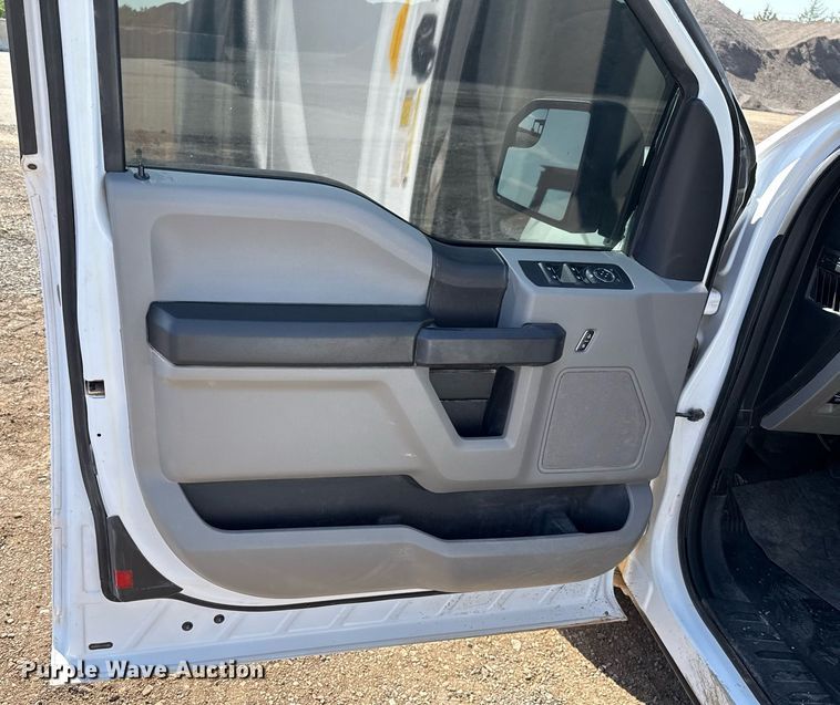 image for item EJ8817 2018 Ford F150 SuperCab pickup truck