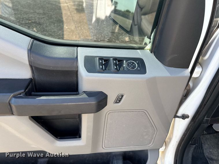 image for item EJ8817 2018 Ford F150 SuperCab pickup truck