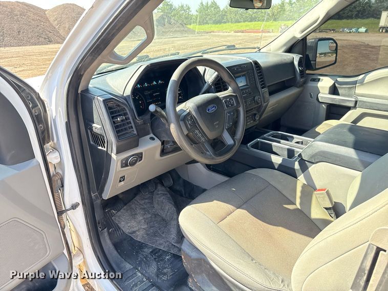 image for item EJ8817 2018 Ford F150 SuperCab pickup truck