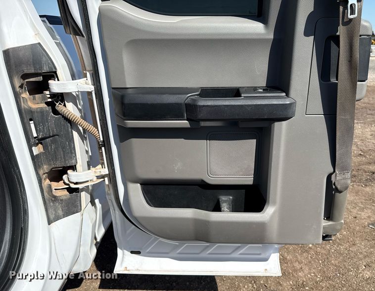 image for item EJ8817 2018 Ford F150 SuperCab pickup truck