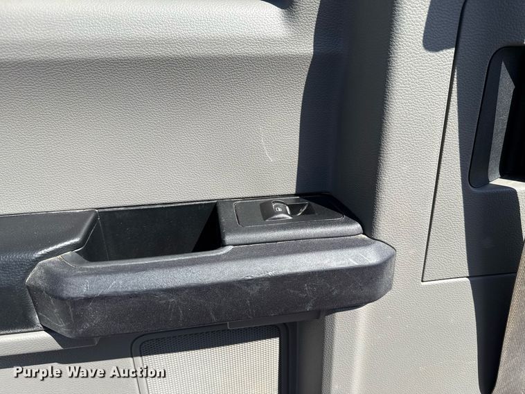 image for item EJ8817 2018 Ford F150 SuperCab pickup truck