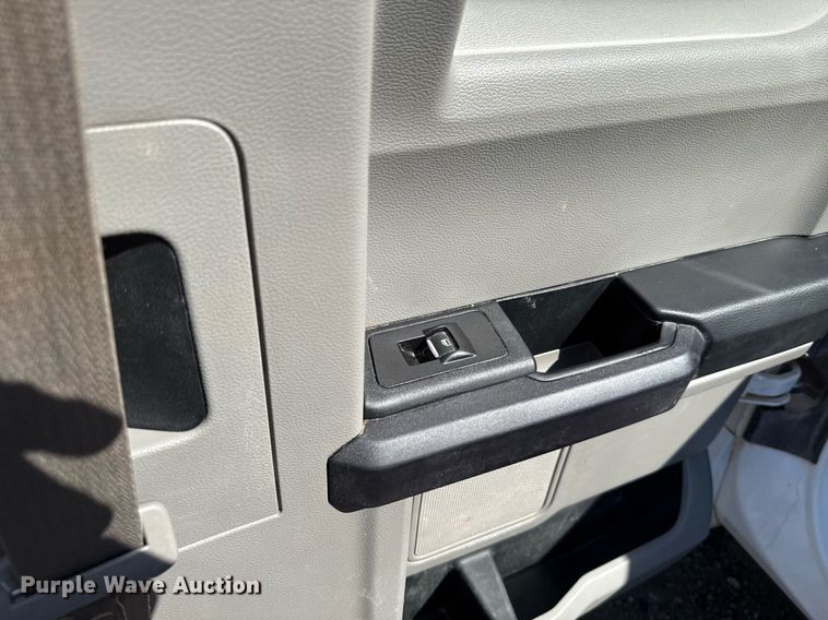 image for item EJ8817 2018 Ford F150 SuperCab pickup truck