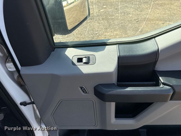 image for item EJ8818 2020 Ford F150 SuperCab pickup truck