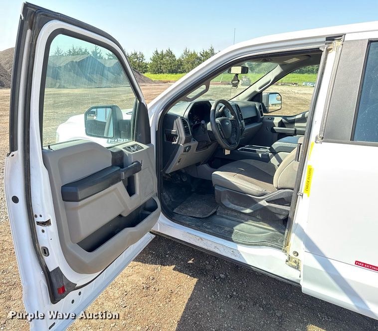 image for item EJ8819 2018 Ford F150 SuperCab pickup truck