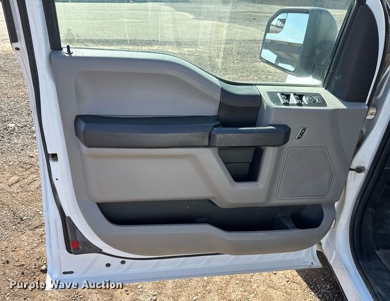 image for item EJ8819 2018 Ford F150 SuperCab pickup truck