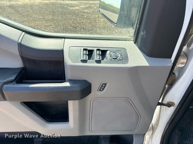 image for item EJ8819 2018 Ford F150 SuperCab pickup truck