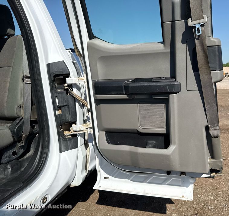 image for item EJ8819 2018 Ford F150 SuperCab pickup truck