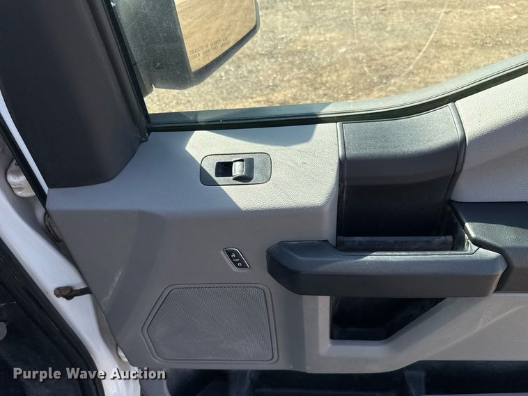 image for item EJ8819 2018 Ford F150 SuperCab pickup truck