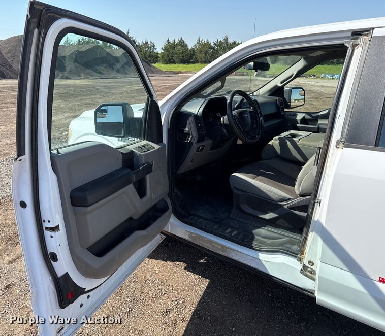 image for item EJ8820 2018 Ford F150 SuperCab pickup truck