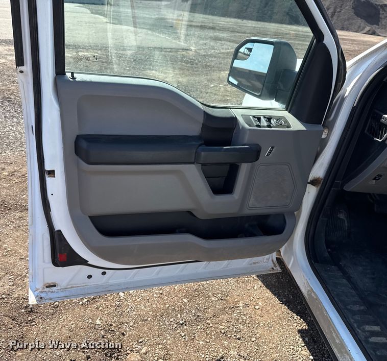 image for item EJ8820 2018 Ford F150 SuperCab pickup truck