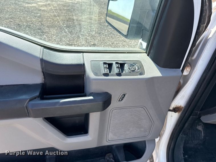 image for item EJ8820 2018 Ford F150 SuperCab pickup truck