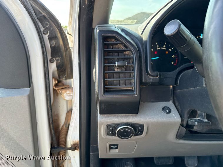 image for item EJ8820 2018 Ford F150 SuperCab pickup truck