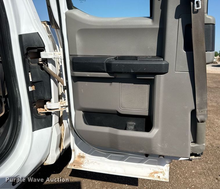 image for item EJ8820 2018 Ford F150 SuperCab pickup truck