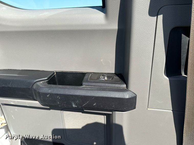 image for item EJ8820 2018 Ford F150 SuperCab pickup truck