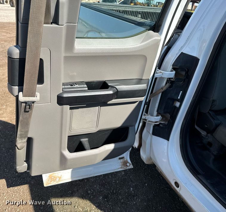 image for item EJ8820 2018 Ford F150 SuperCab pickup truck