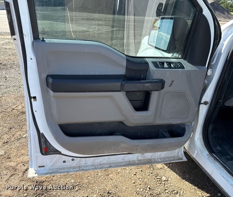 image for item EJ8821 2018 Ford F150 SuperCab pickup truck