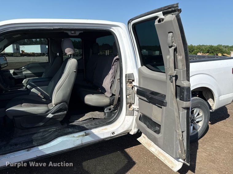 image for item EJ8821 2018 Ford F150 SuperCab pickup truck