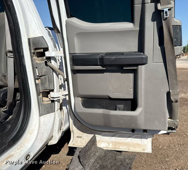 image for item EJ8821 2018 Ford F150 SuperCab pickup truck