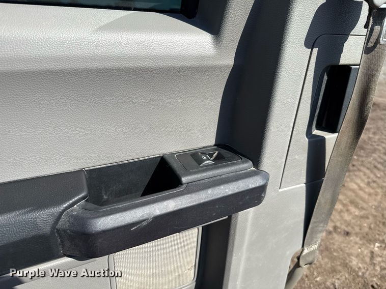 image for item EJ8821 2018 Ford F150 SuperCab pickup truck